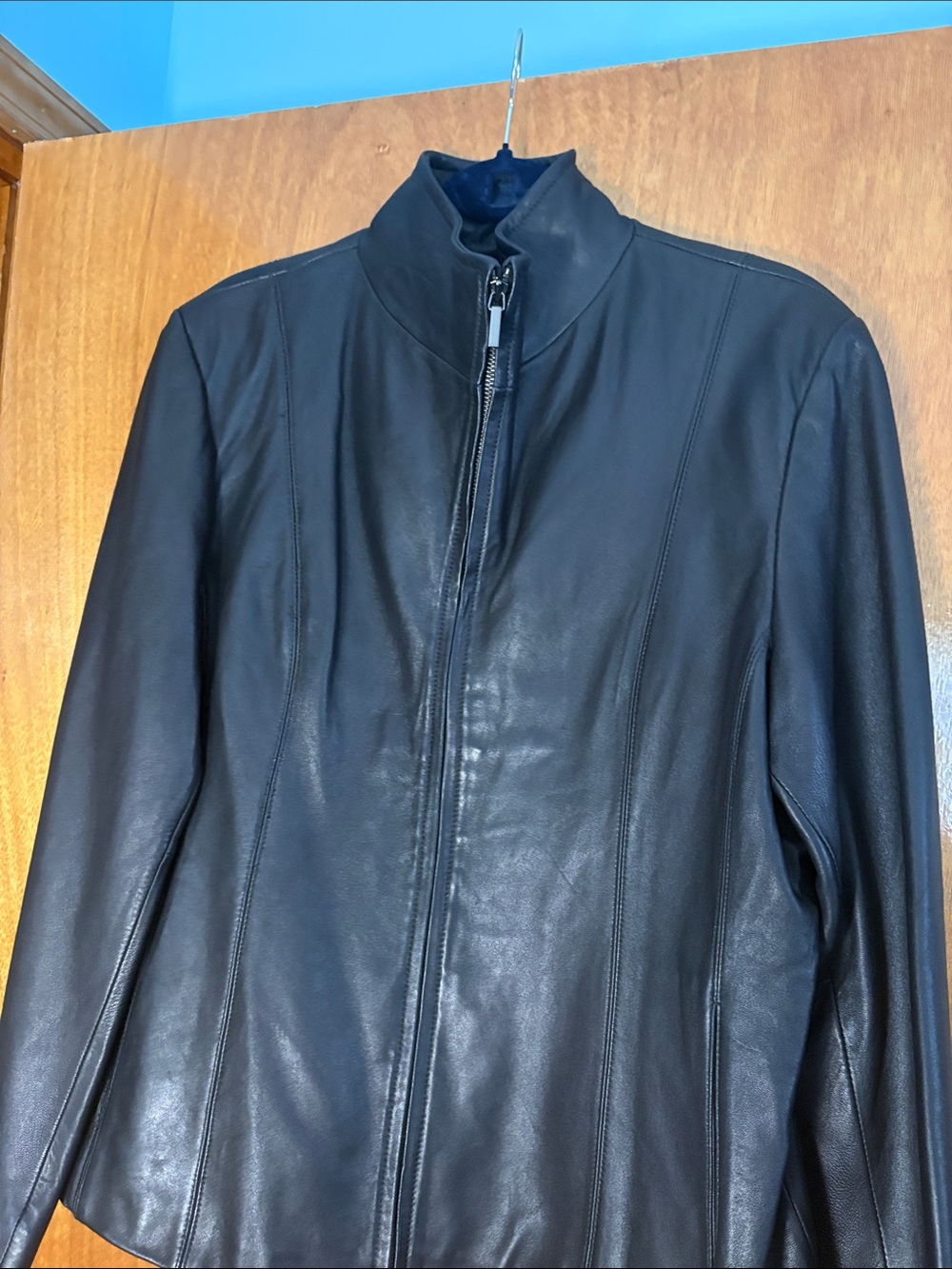 Ladies leather jacket hardly worn from the 90’s era